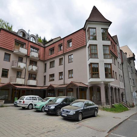 Snug Apartment In Jachymov Near Ski Area Kültér fotó