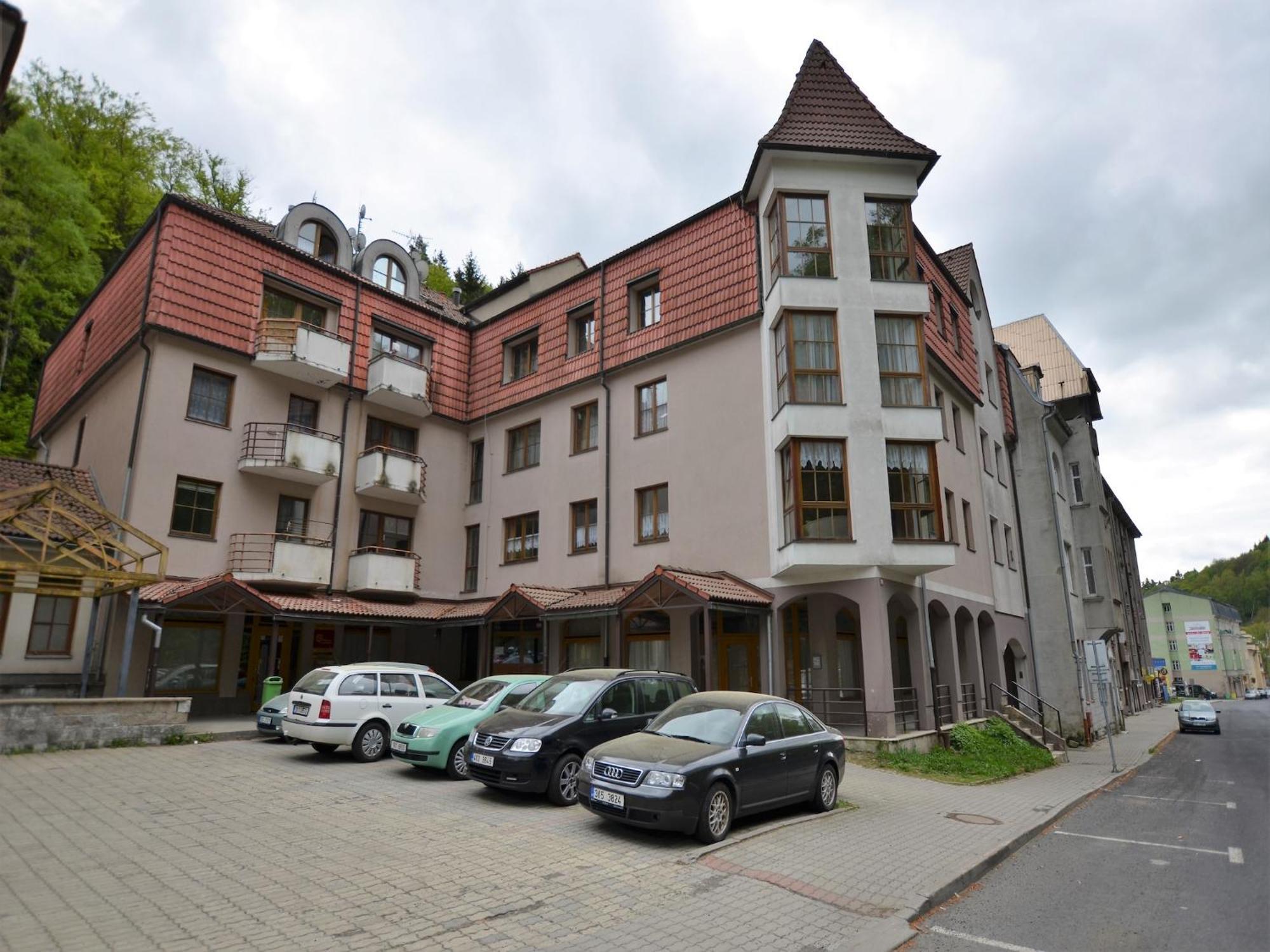 Snug Apartment In Jachymov Near Ski Area Kültér fotó